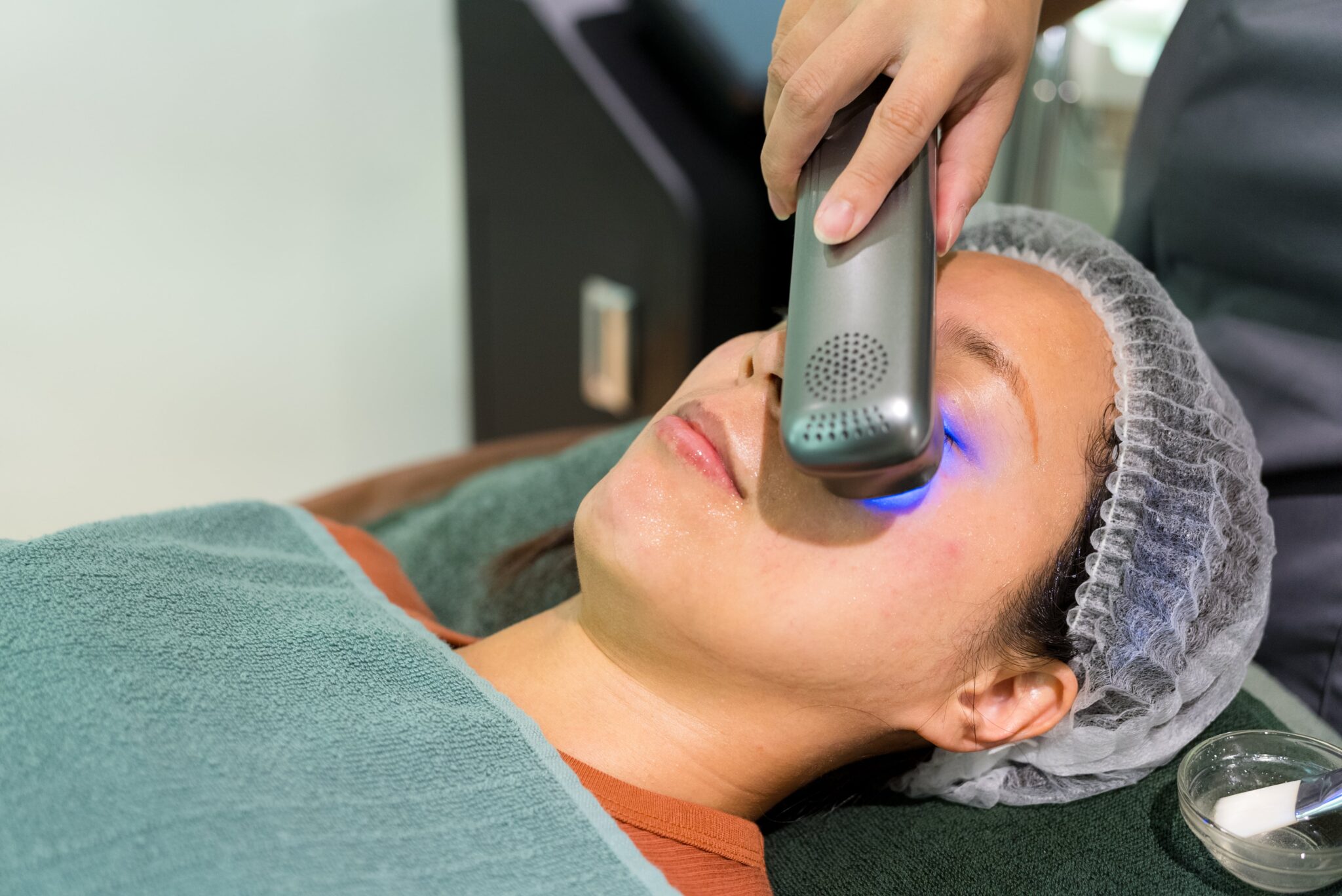 Laser Therapy for Wrinkle Reduction: A Non-Invasive Anti-Aging Solution